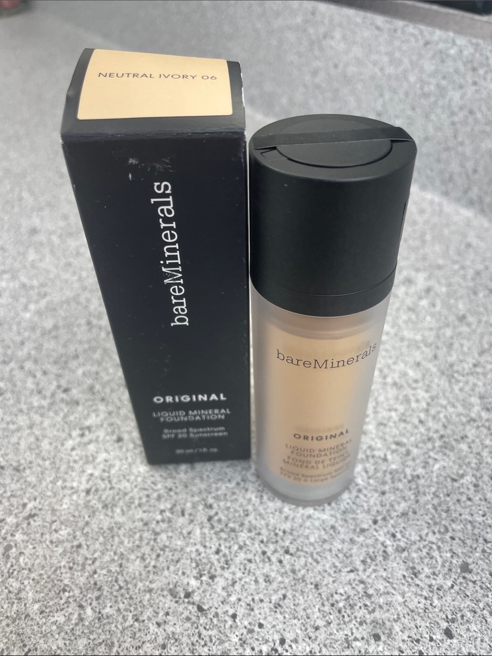 bareMinerals Original Liquid Mineral Foundation - Neutral Ivory 06 (Light Beige)